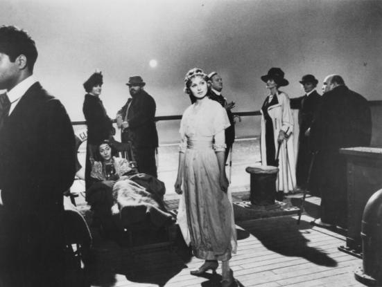 E la nave va... (Federico Fellini, 1983)