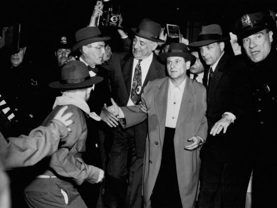 The Public Eye (Howard Franklin, 1992)