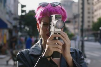 ¡Caigan las rosas blancas!