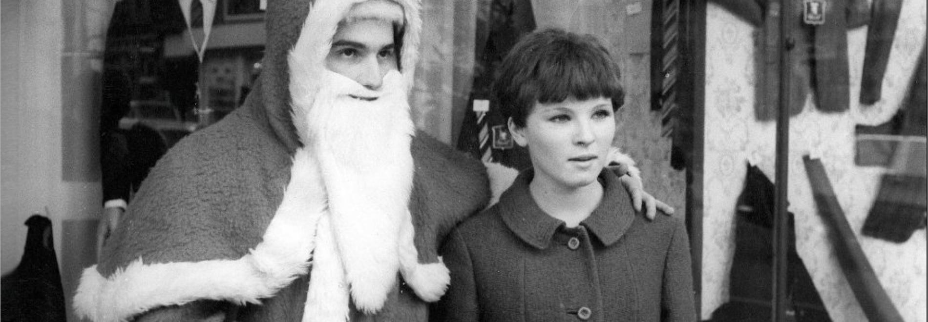 Le Père Noël a les yeux bleus