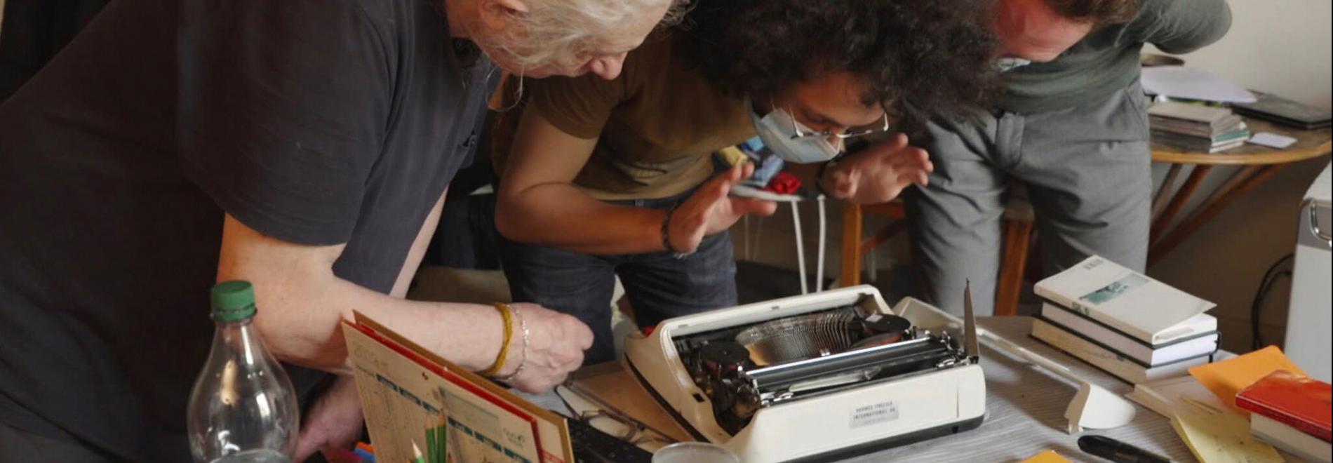 La machine à écrire et autres sources de tracas | La máquina de escribir y otras molestias