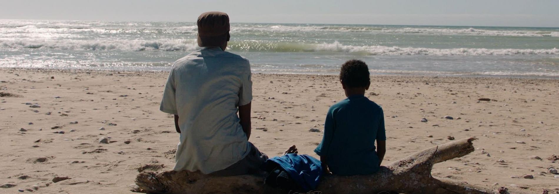 The Village Next to Paradise El pueblo al lado del paraíso