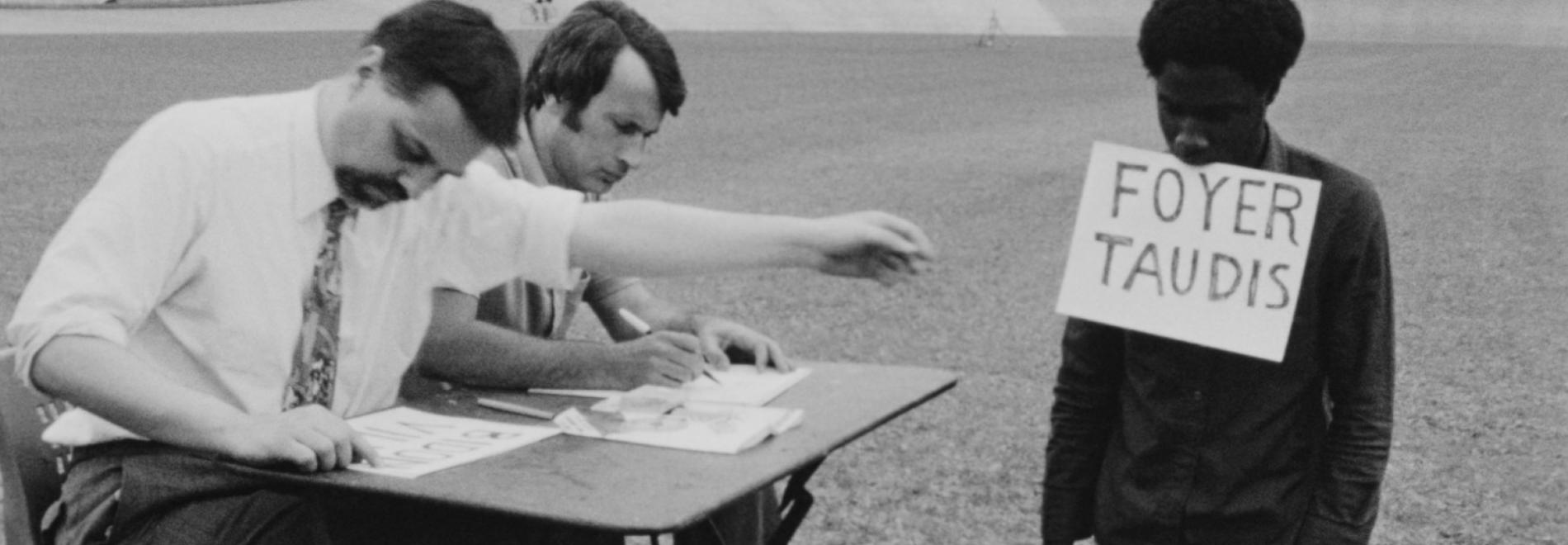 Nationalité: immigré Nacionalidad: immigrante