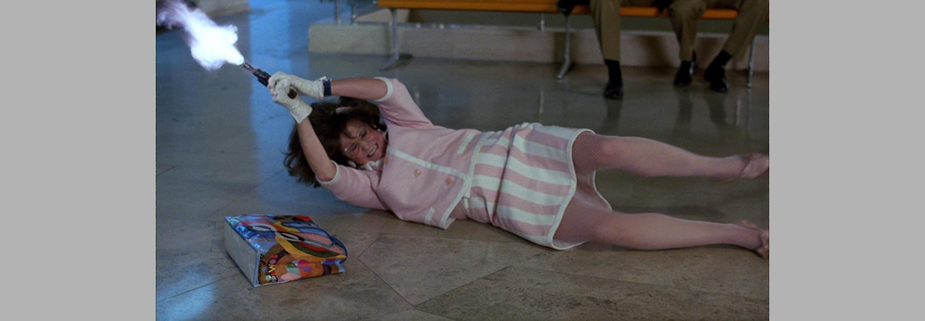 Con la pata quebrada