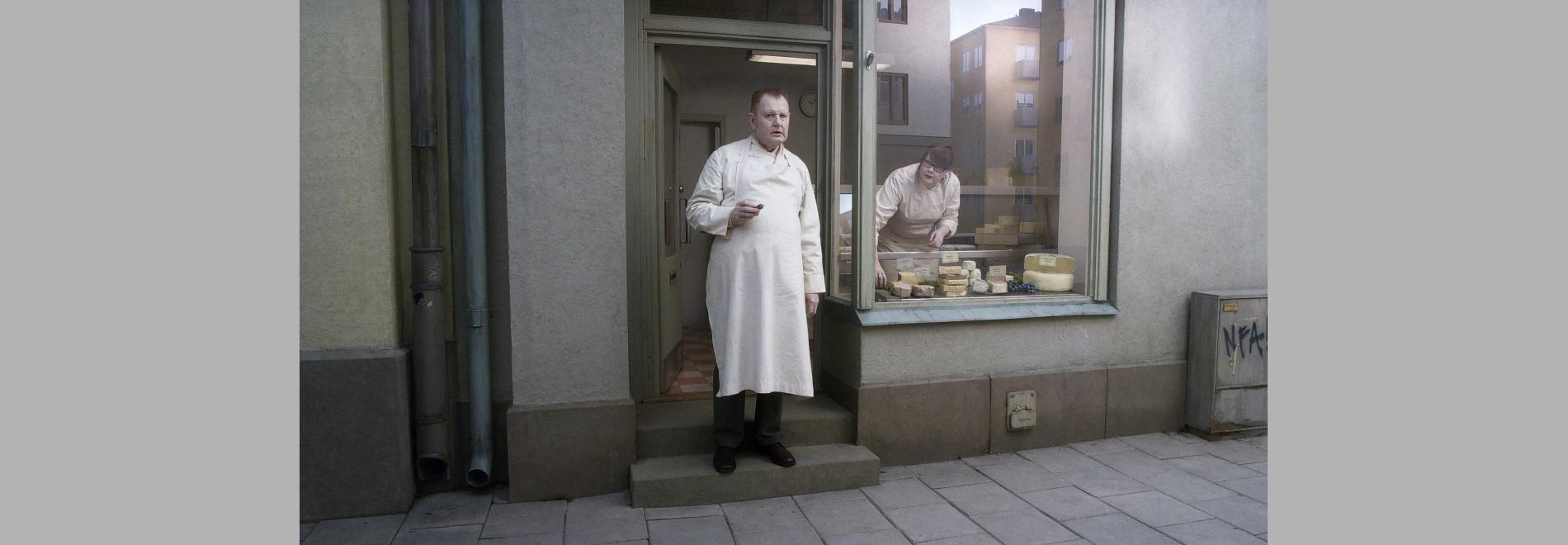 En duva satt pä en gren och funderade pä (Roy Andersson, 2014)