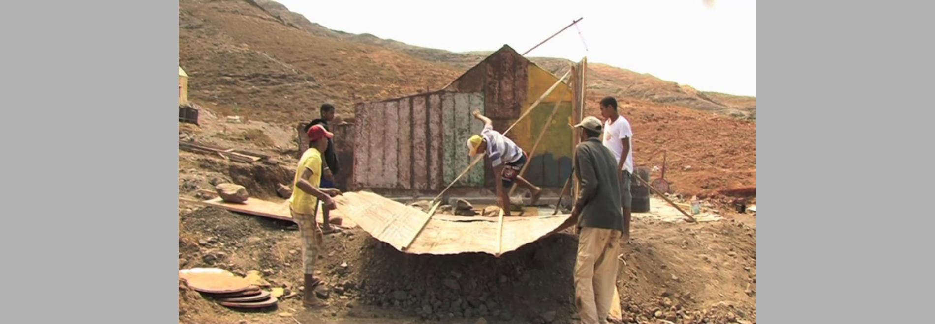 Casalata (Angelo Lopes, Lara Plácido, 2014)