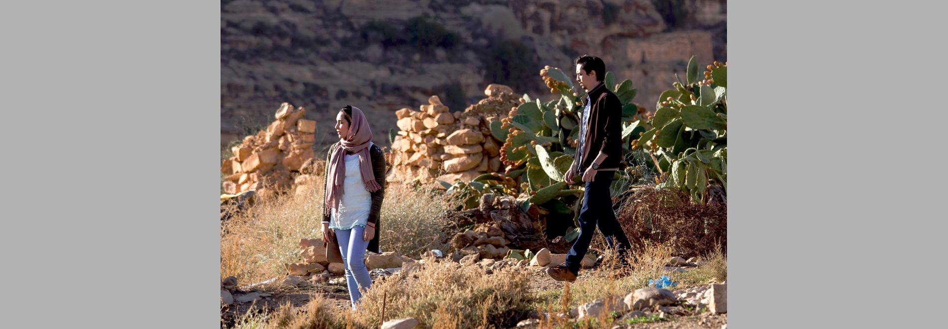 En attendant les hirondelles / Tot esperant les oronetes (Karim Moussaoui, 2017) 