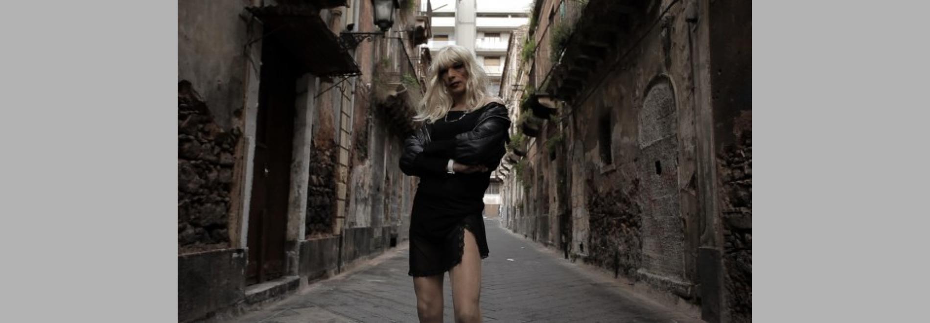 Gesù è morto per i peccati degli altri / Jesús és mort pels pecats dels altres (Maria Arena, 2014)