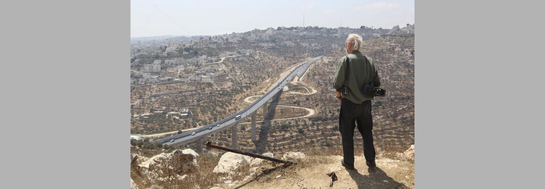 Koudelka Shooting Holy Land (Gilad Baram, 2015)
