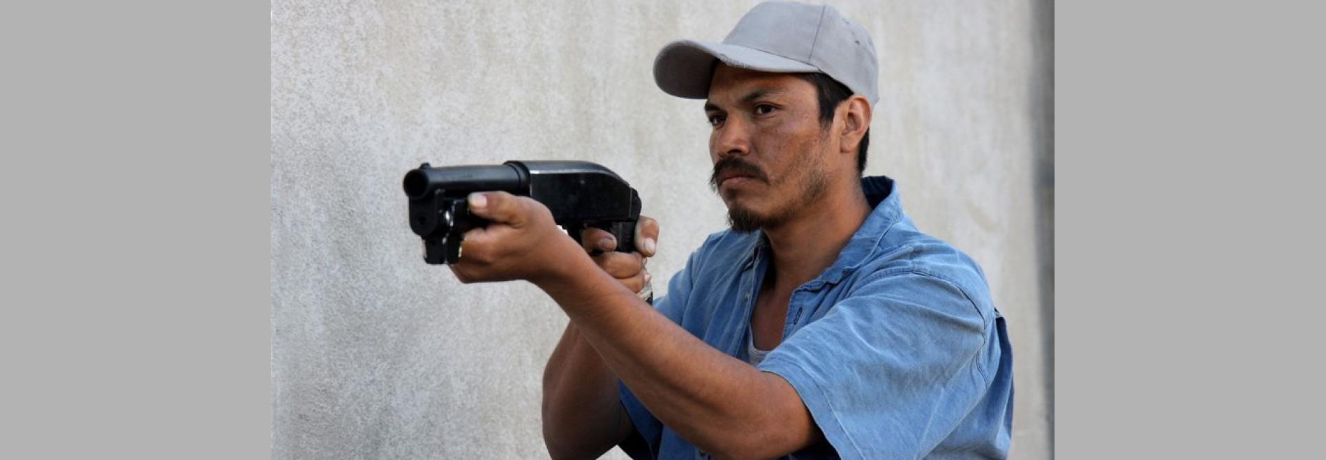 Los bastardos (Amat Escalante, 2008)