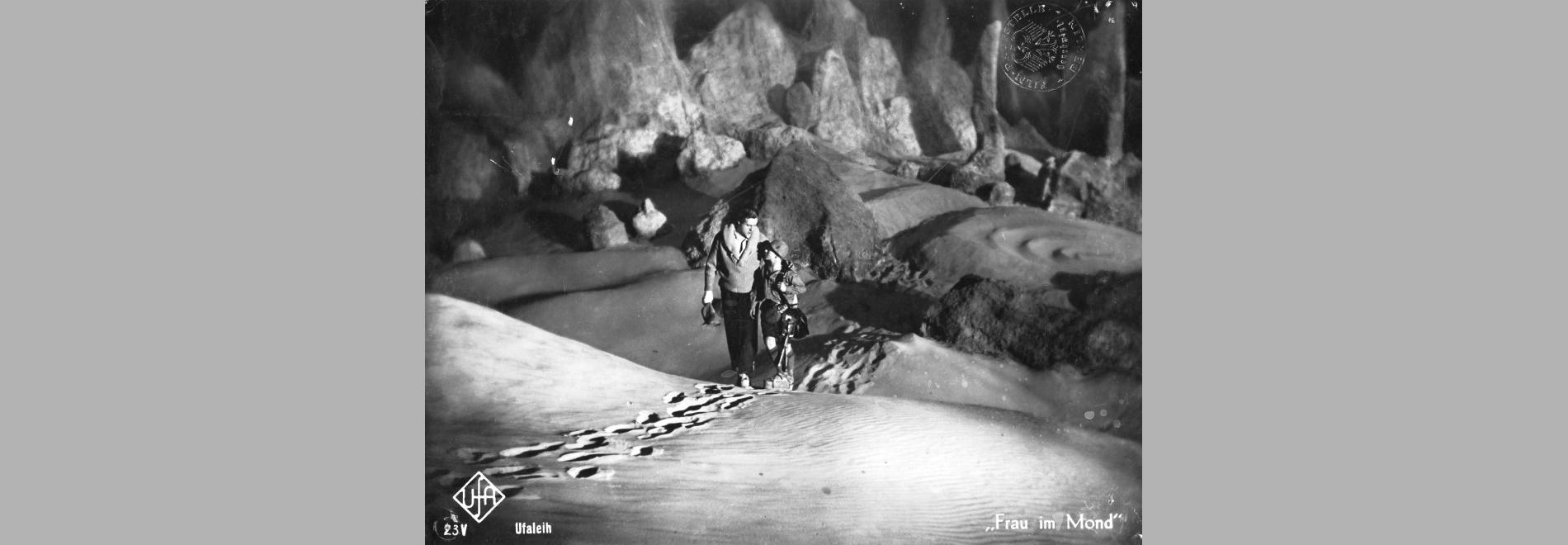 Frau im Mond