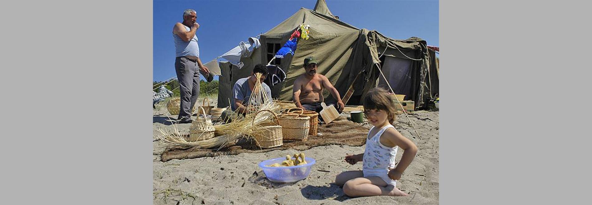 Obarnata elha / Arbre de Nadal a l’inrevés (Vasil Zhivkov, Ivan Tscherkelov, 2006)