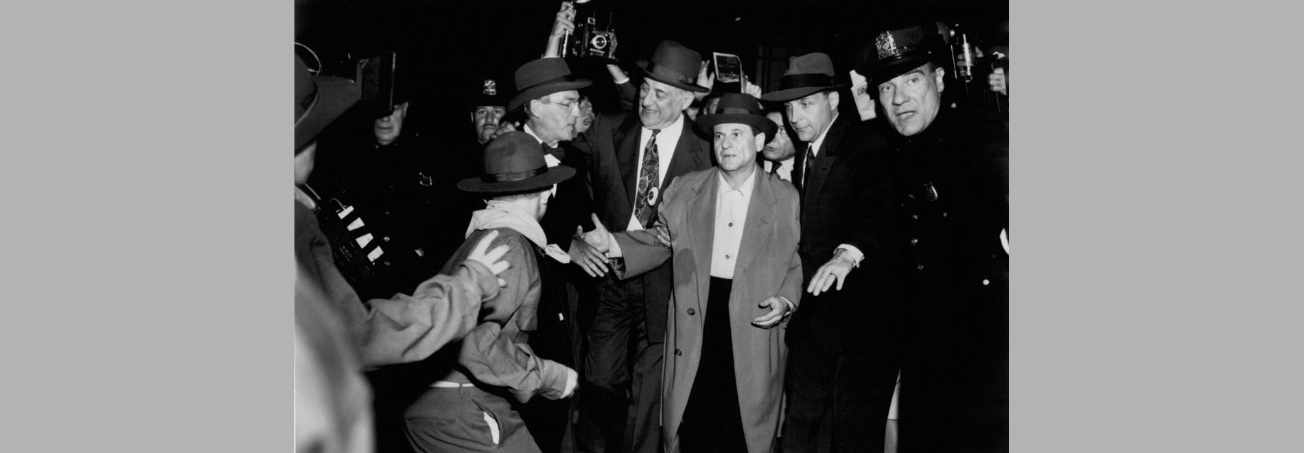 The Public Eye (Howard Franklin, 1992)