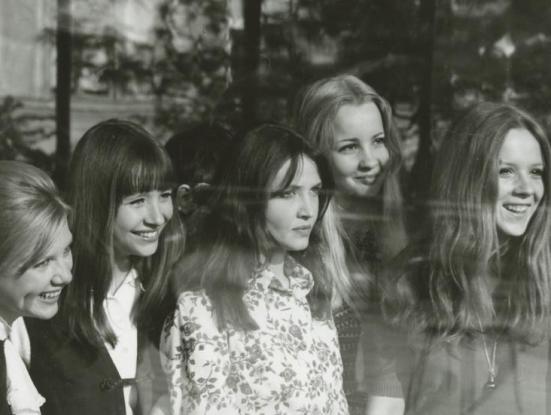 Szép lányok, no sírjatok 