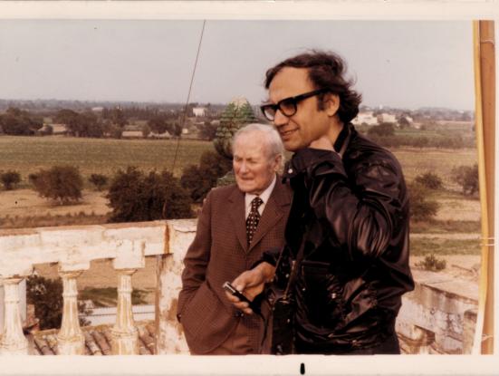 Pere Portabella amb Joan Mirò. MontRoig. Abril 1974