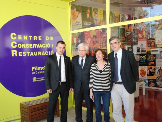 El conseller de Cultura, Ferran Mascarell, i l'alcalde de Terrassa, Jordi Ballart, van visitar el Centre de Conservació i Restauració ahir